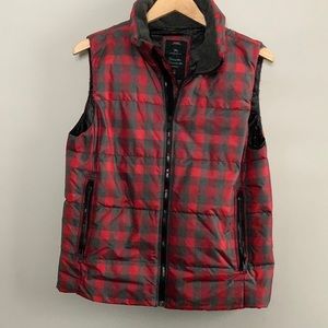 GAP Buffalo Plaid down vest Excellent condition! Size medium. Warm and cozy.